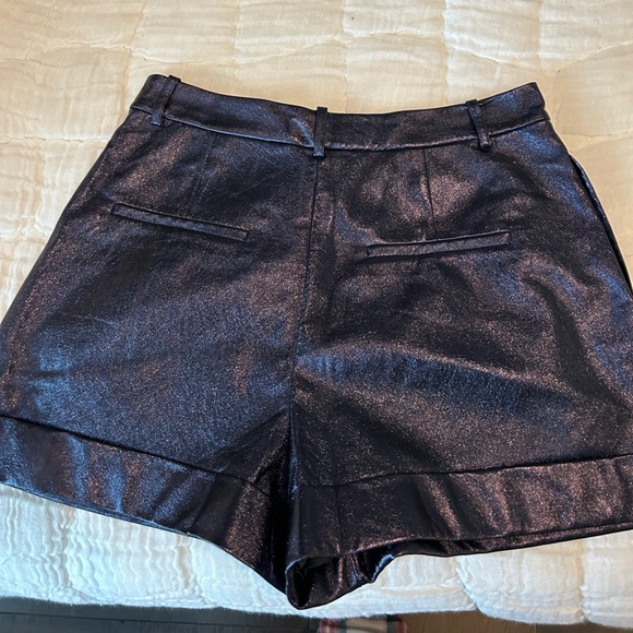 alice + olivia Conry Short in Navy - Picture 6 of 10